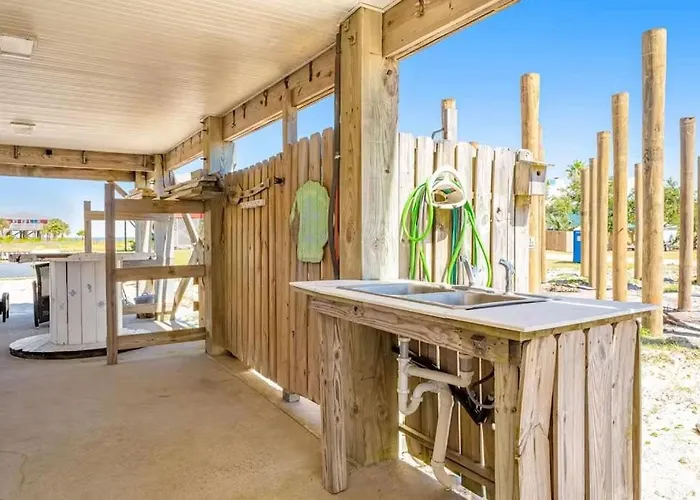 Holiday home Family Friendly With Private Pool And Dock On The Bay