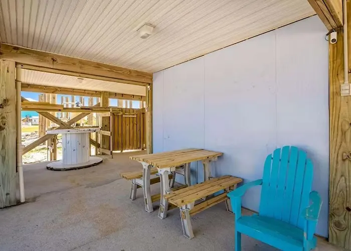 Family Friendly With Private Pool And Dock On The Bay