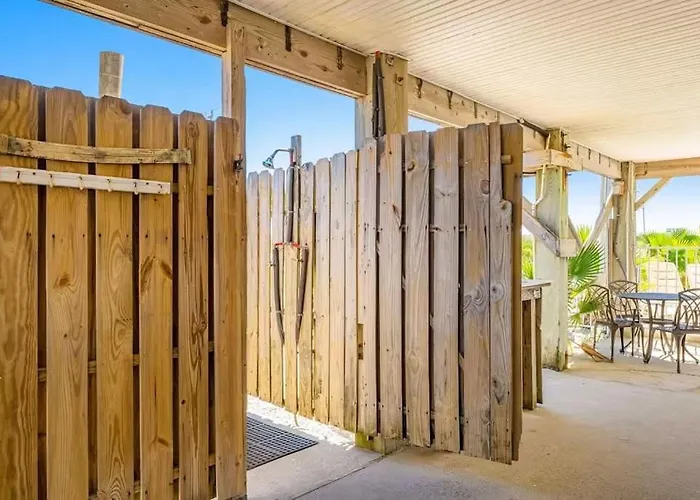 Family Friendly With Private Pool And Dock On The Bay Holiday home Gulf Shores